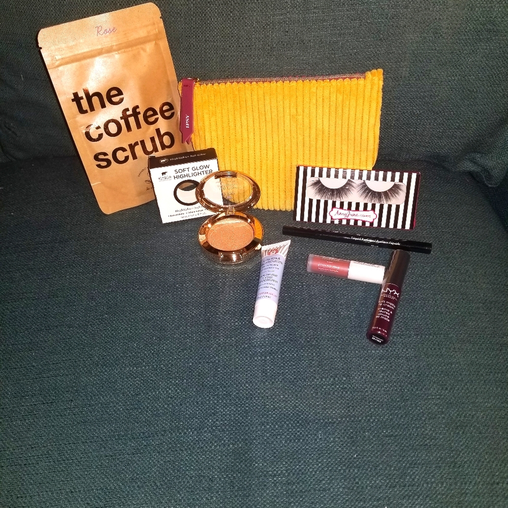 Makeup bundle!